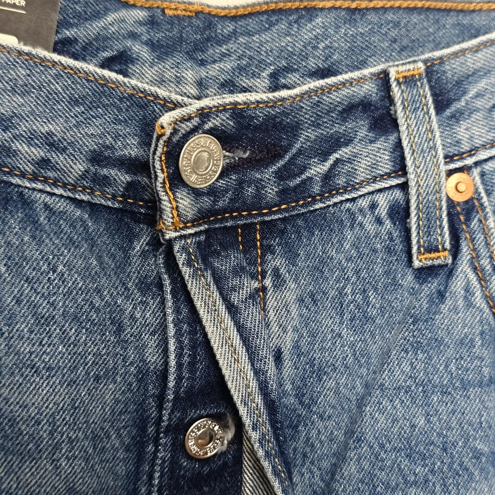 NWT Levi's Premium 501 90s Straight Jeans Blue Size 29 - Picture 4 of 7